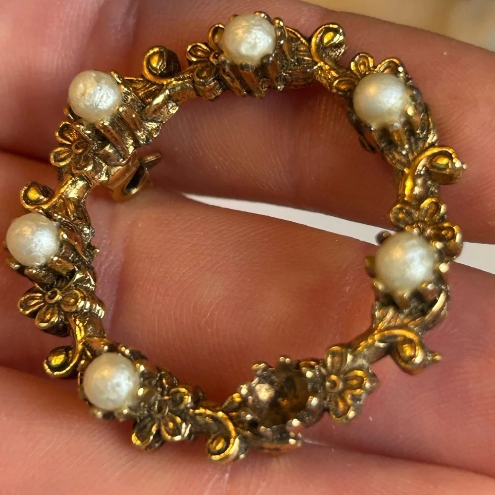 Vintage Signed TACOA Art Nouveau Floral Brooch Pin w/ Faux Pearls Open Circle - Picture 6 of 11